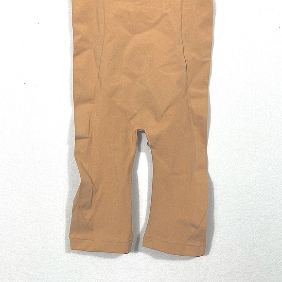 Leonisa Invisible Extra High-Waisted Shaper Short in Nude Large - Picture 7 of 13